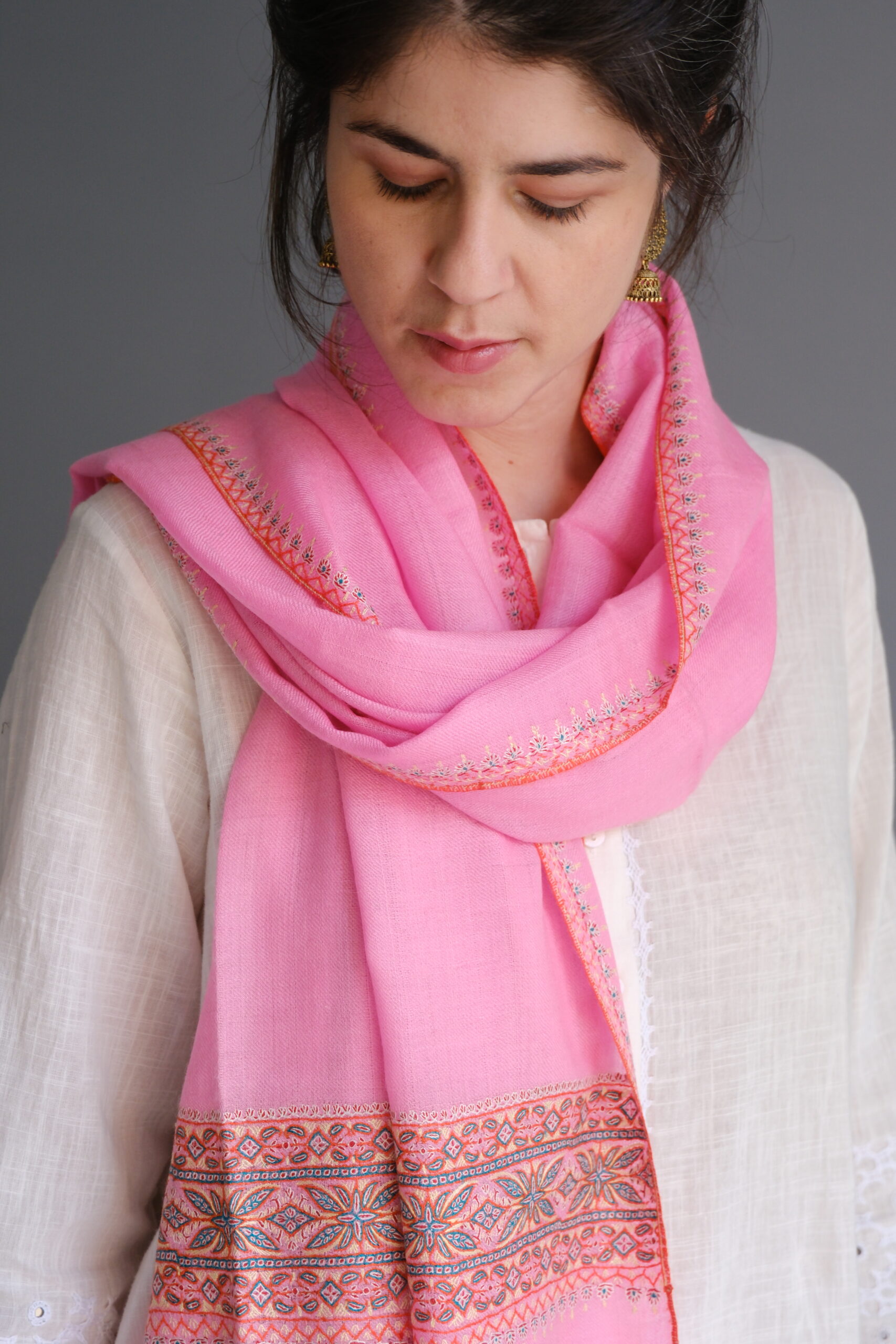 Read more about the article Behind the Loom: Stories of Kashmiri Artisans and Their Craft